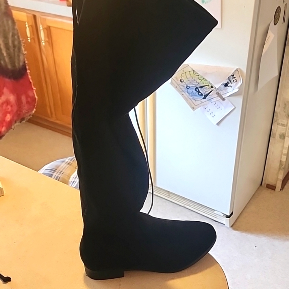 No Boundries Boots Size 7 - Goes all the way up the leg!